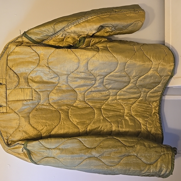 Vintage U.S. Military Men’s Cold Weather Coat Liner Shell Quilted Green Medium - Picture 4 of 6